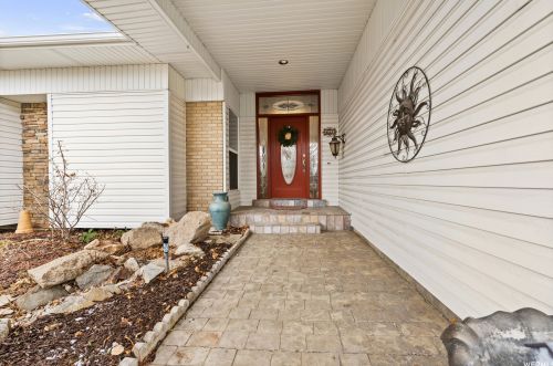 7993 Erique Way, Sandy UT 84093-6422 exterior