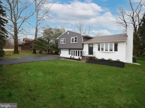 145 Crown Point Rd, West Deptford NJ  08093-1131 exterior