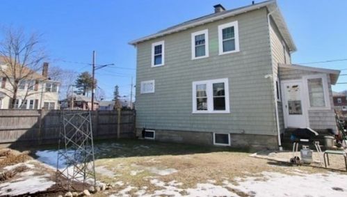 41 Capital St, Newton MA 02458-1332 exterior