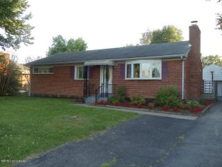 10012 Stonestreet Rd, Louisville, KY 40272-2822