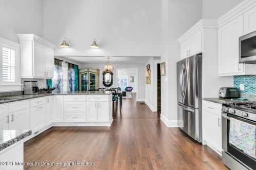 72 Rumson Rd, Little Silver, NJ 07739-1334