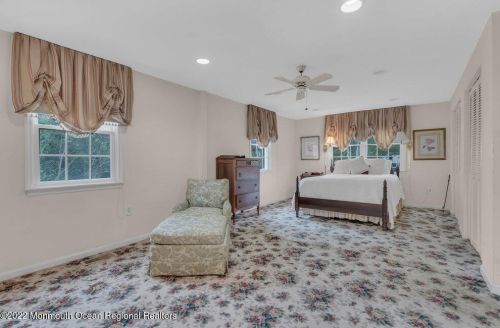 52 Laurel Dr, Little Silver NJ 07739-1416 exterior