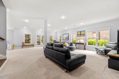 1789 Buckhead Vly Ln, Atlanta GA 30324-2795 exterior