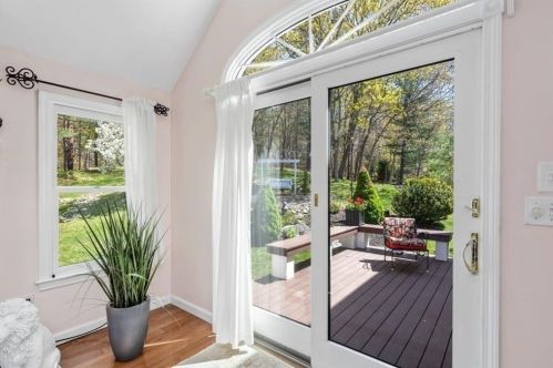 21 Franklin Rodgers Rd, Hingham MA 02043-2665 exterior