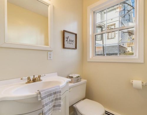 16A-16B Sigourney St, Worcester MA exterior