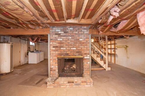 83 Country Way, Taunton MA 02780-1201 exterior