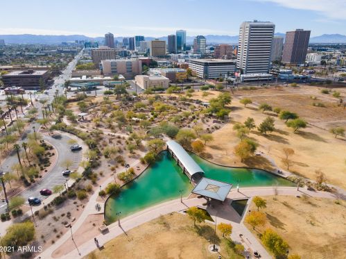 724 Devonshire Ave, Phoenix AZ 85014-4600 exterior