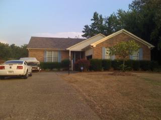 7204 Ben Franklin Ct, Louisville KY  40214-4340 exterior