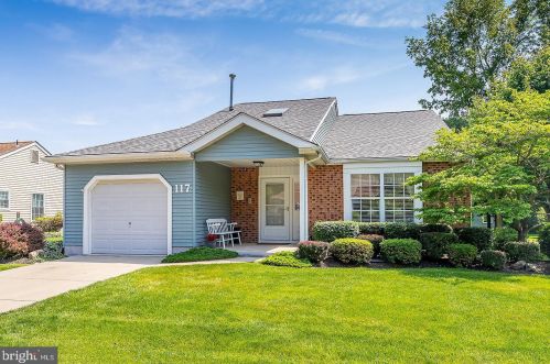 117 Lakebridge Dr, West Deptford, NJ 08096-6722