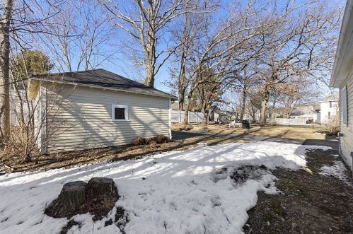 6 Idalla Rd, Worcester MA 01606-1043 exterior