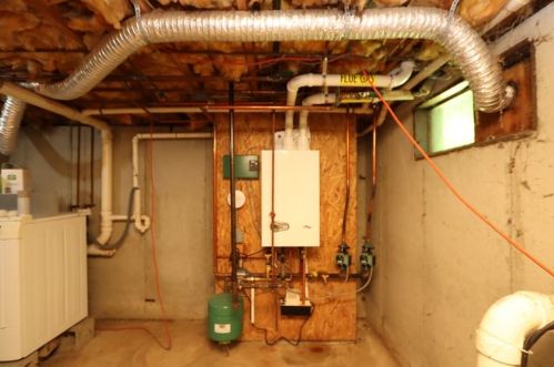 298 St, East Bridgewater MA 02333-1810 exterior