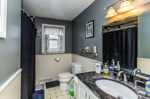 62 Rowena Ave, Whitman MA 02382-2543 exterior