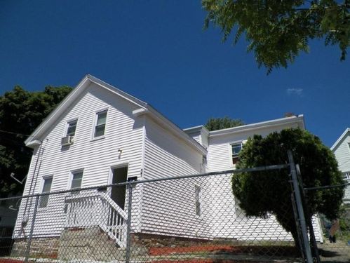 37 Bodwell St, Lawrence, MA 01841-5010