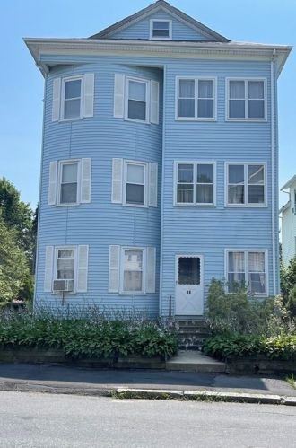 18 Ames St, Worcester, MA 01610-2034