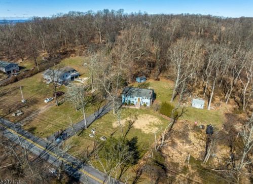 370 Shire Rd, Milford NJ  08848-1720 exterior