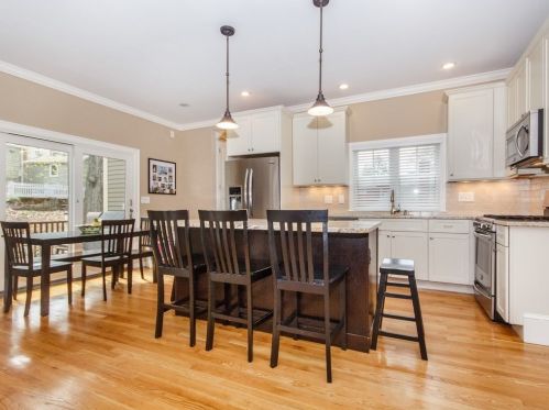 1281 Walnut St, Newton MA  02461-1854 exterior