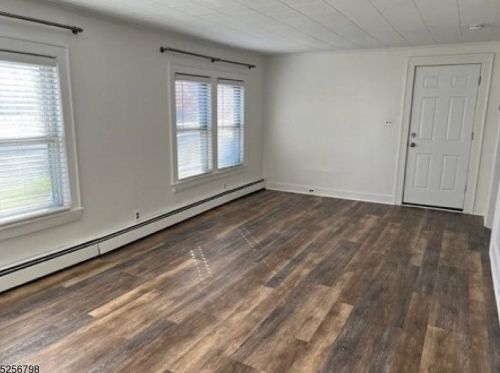 136 Cedar St, East Hanover NJ  07936-3037 exterior