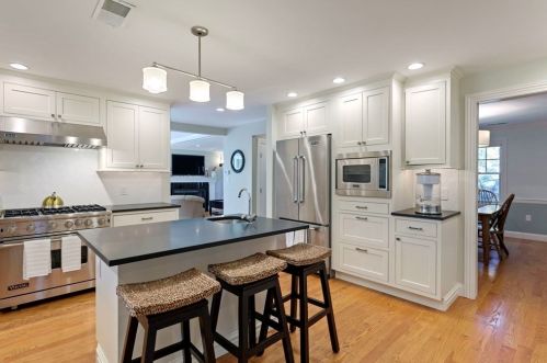 82 Day St, Newton MA 02466-2906 exterior