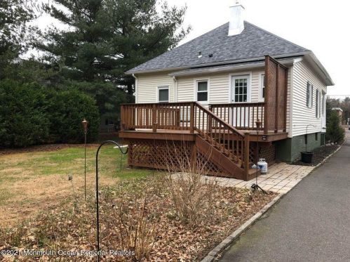 670 Branch Ave, Little Silver NJ  07739-1216 exterior