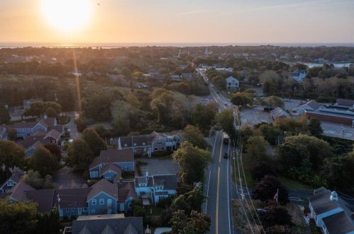 6 Munson Meeting Way, Chatham MA 02633-2813 exterior