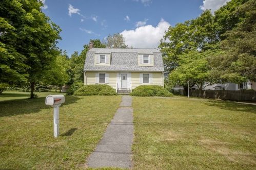 258 High St, Taunton, MA 02780-3524
