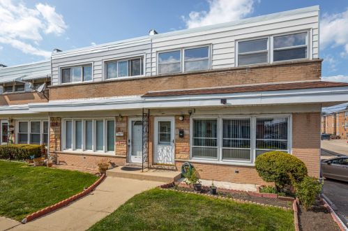 8839 Washington St, Niles, IL 60714-3606