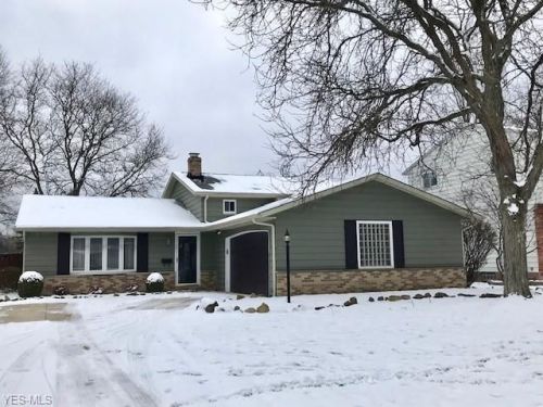 12949 List Ln, Cleveland OH  44130-7155 exterior