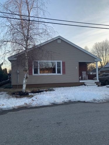 9 Delmont St, Methuen, MA 01844-5515