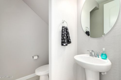 3022 33rd Pl, Phoenix AZ  85018 exterior