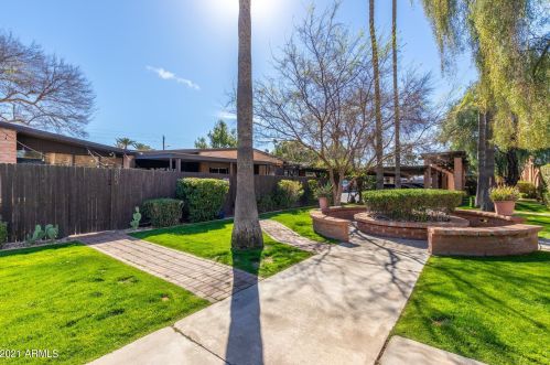 3036 32nd St, Phoenix AZ 85018-6824 exterior