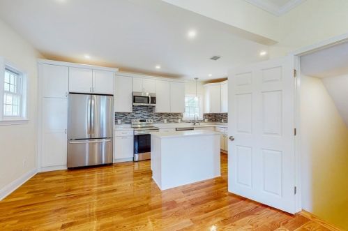 6 Pine Grove St, Milton MA  02186-4314 exterior