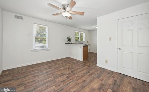 821 Columbia Blvd, West Deptford NJ 08063-1204 exterior