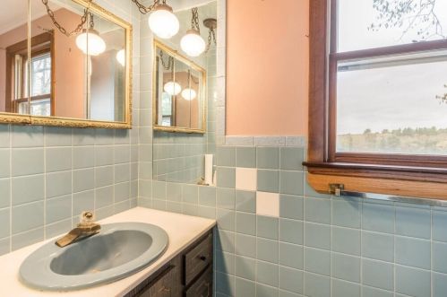 75 Dl St, Methuen MA 01844-7304 exterior