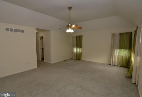 8 Landview Ln, Columbus NJ 08022-2260 exterior