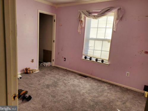 111 Ladds Ln, West Deptford NJ 08093-2319 exterior