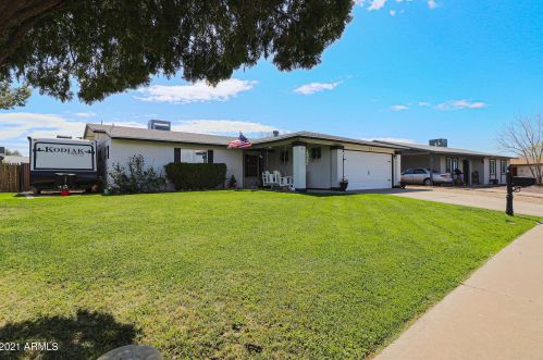 911 Campo Bello Dr, Phoenix AZ 85032-2051 exterior