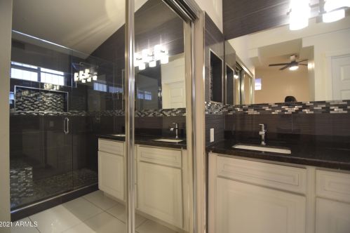 1932 Alta Vista Rd, Phoenix AZ 85041-5443 exterior