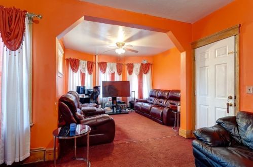 16 Harlow St, Worcester, MA 01605-3321