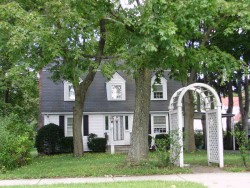 235 River St, Newton, MA 02465-1434