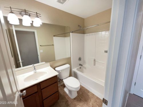 5730 27 Dr, Phoenix AZ 85045-4200 exterior