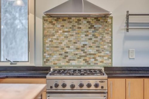 3 Bassett Wood Rd, Harwich MA 02645-2470 exterior