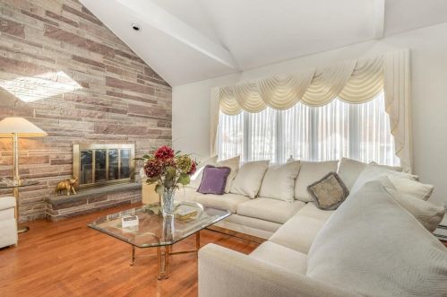 6 Amanola Ave, Worcester MA 01604 exterior