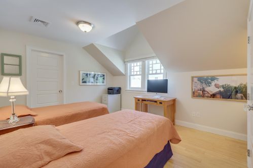 40 Main St, Falmouth MA 02540-3129 exterior