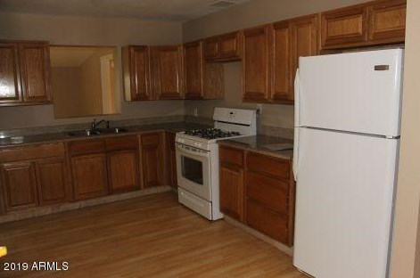 2010 37th Pl, Phoenix AZ  85008-3007 exterior