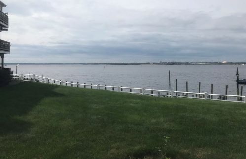 700 Shore Dr, Fall River MA 02721-1059 exterior