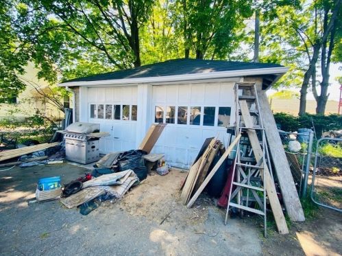 73 Tremont St, Taunton MA 02780-3083 exterior