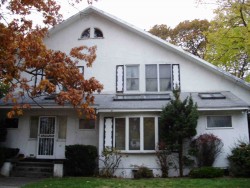 21 Royce Rd, Newton, MA 02459-1015