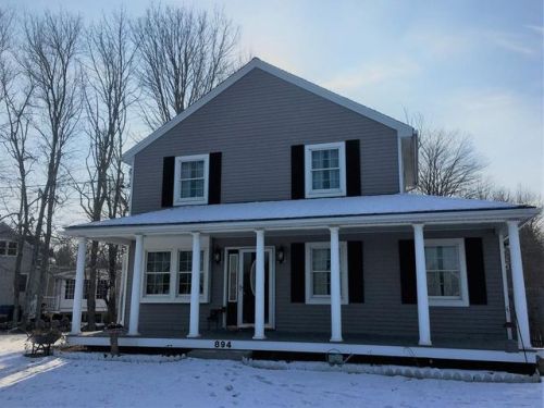 894 Auburn St, Whitman, MA 02382-1717