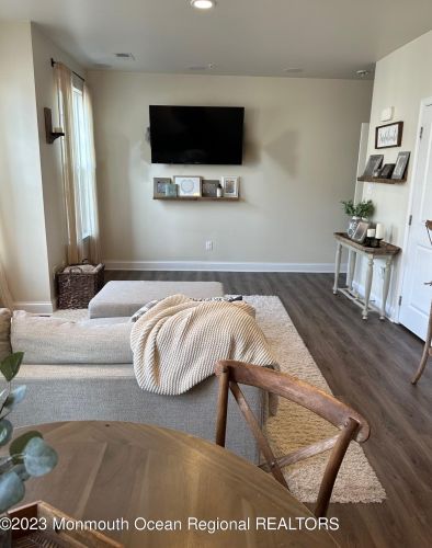 19 Jake Dr, Tinton Falls NJ  07712-7533 exterior