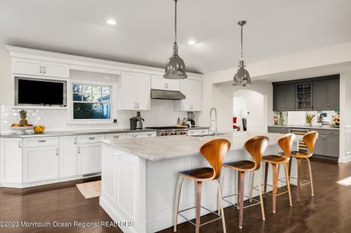 67 Rivers Edge Dr, Little Silver NJ  07739-1708 exterior